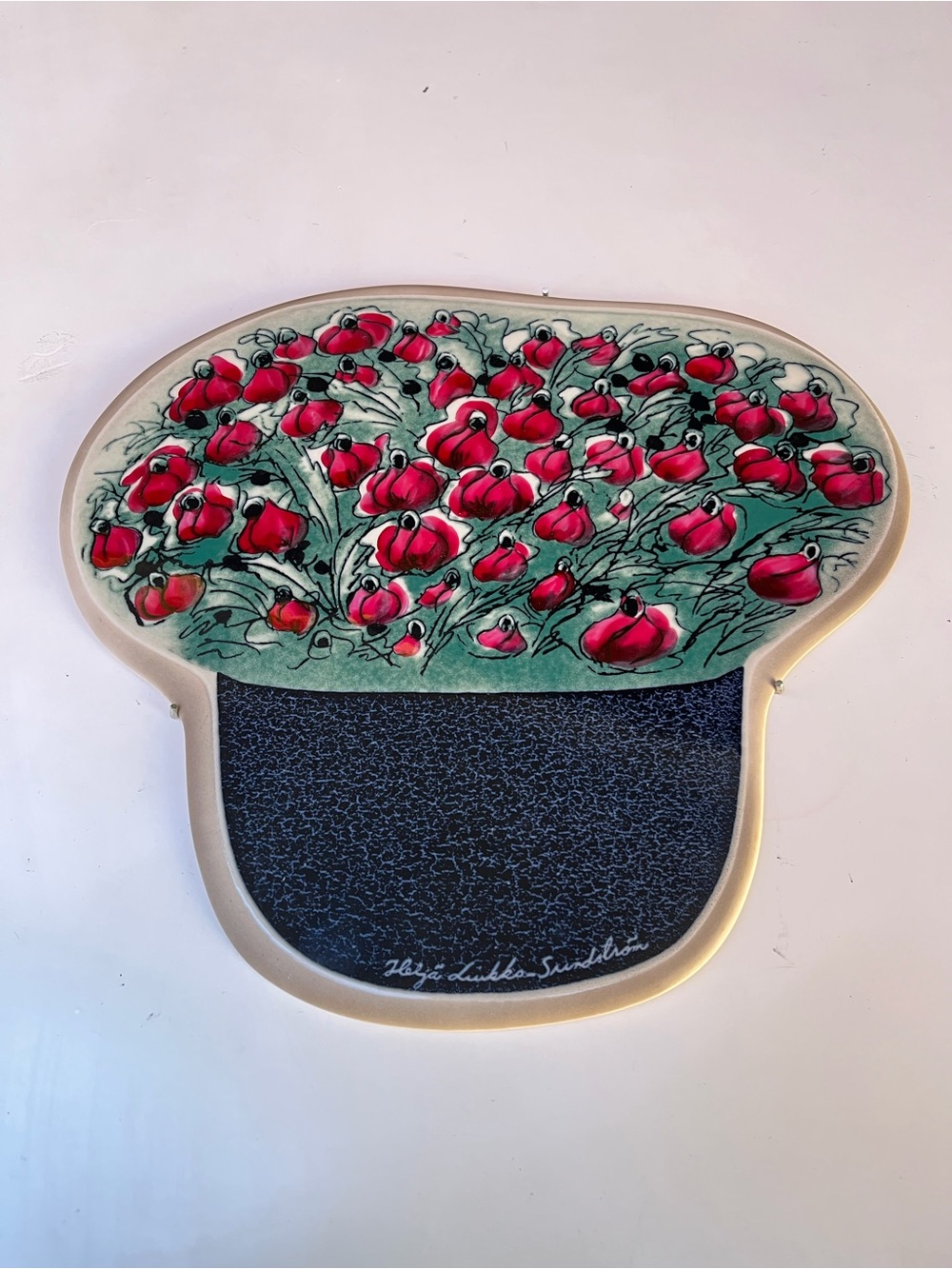 VTG Red Roses Ceramic Wall Art Plaque Heljä Liukko-Sundströmin Arabia, Finland